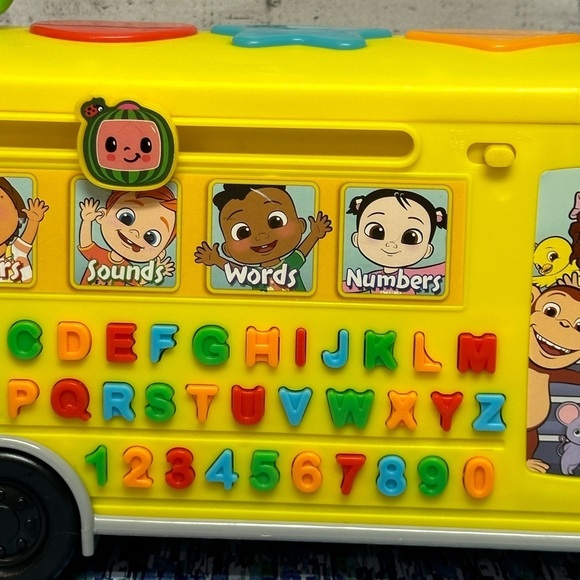 CoComelon Musical Learning Bus Number and Letter Recognition Phonetics - Picture 4 of 17